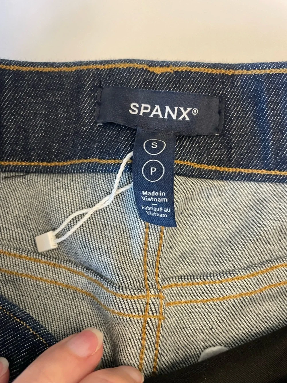 NWOT SPANXshape® EveryWear Pull-On Wide Leg Denim Jeans Raw Indigo Small